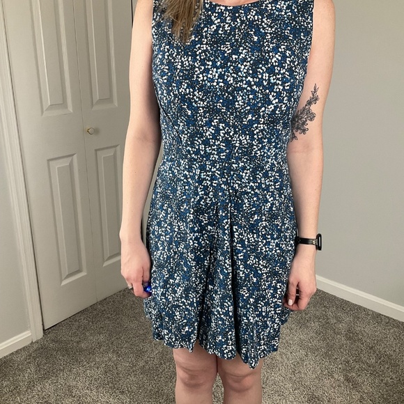 Gap Floral Dress with Pockets - Picture 4 of 4